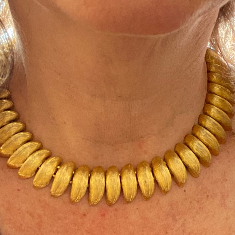 Vintage to Now - Gold Runway Collar Necklace Large Link EUC - Picture 5 of 12